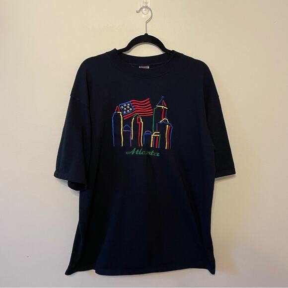 Vintage XL black red short sleeve t-shirt embroidered Atlanta, GA cityscape - Picture 1 of 7
